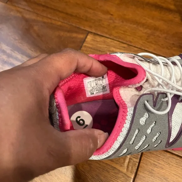 FILA SKELETOES SHOES SZ 6 - Picture 2 of 6